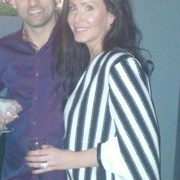 Cape - Picture 4 of 4